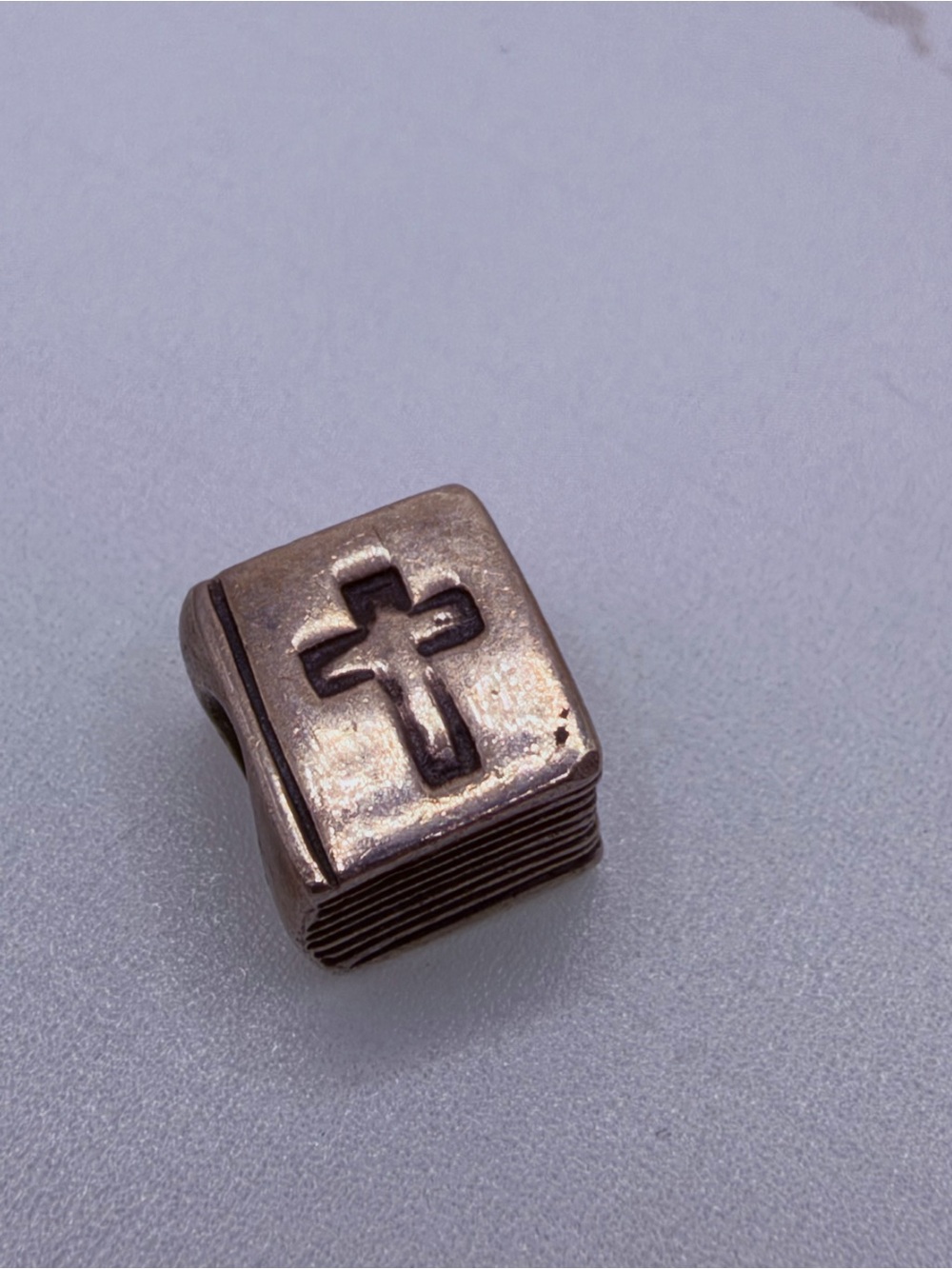 Pandora Old Retired Disc Prayer Book/Bible Charm